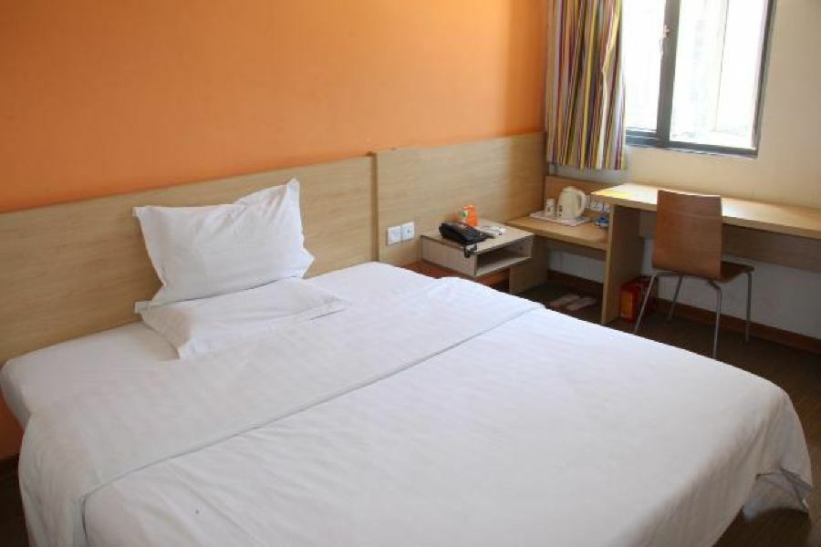 7Days Inn Wuhan Zhuankou Development Zone Jianghan University Dış mekan fotoğraf