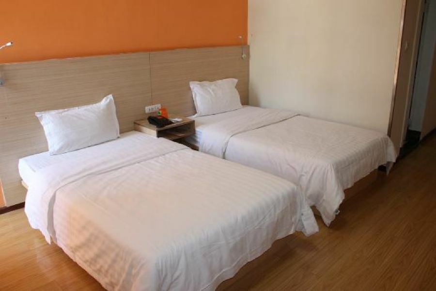 7Days Inn Wuhan Zhuankou Development Zone Jianghan University Dış mekan fotoğraf